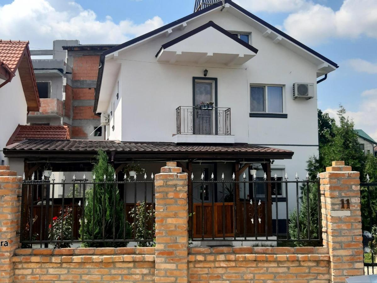 Casa Alba 호텔 Năvodari 외부 사진